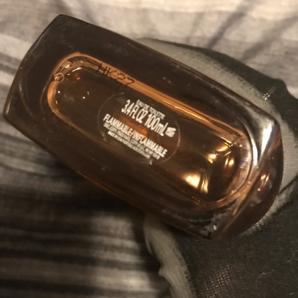 Guess - Picture 3 of 3